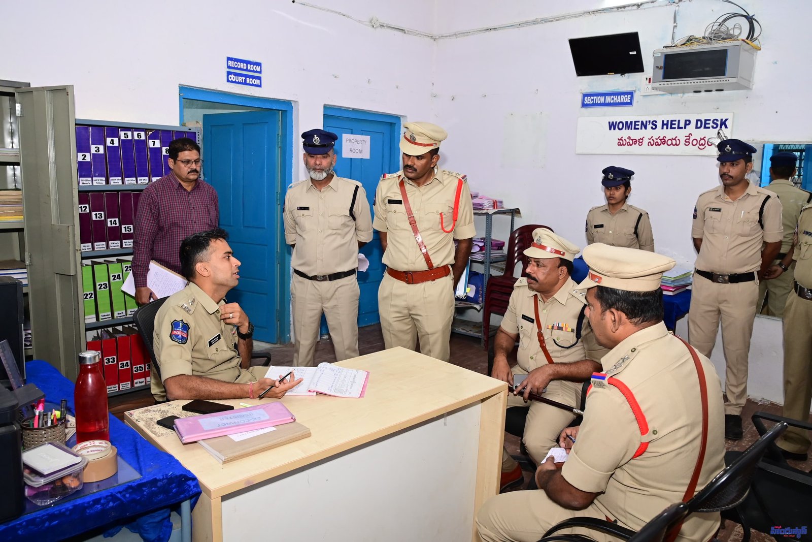 పోలీసు గౌరవ ప్రతిష్టలు పెంచే విధంగా విధుల నిర్వహణ చేపట్టాలి