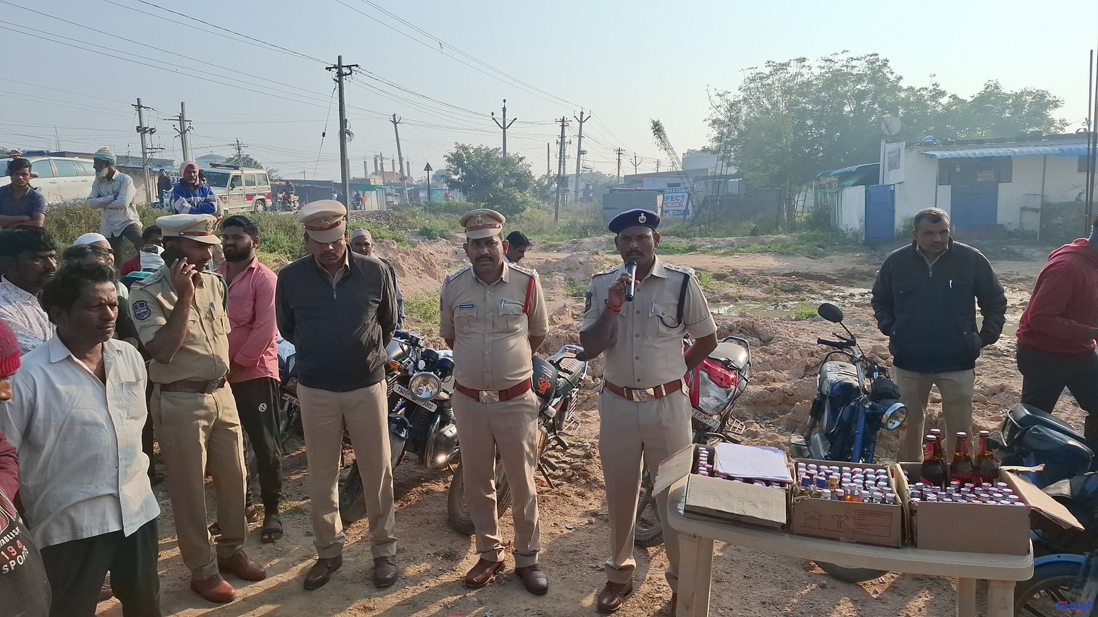 బంగారు గూడ లో కమ్యూనిటీ కాంటాక్ట్ 